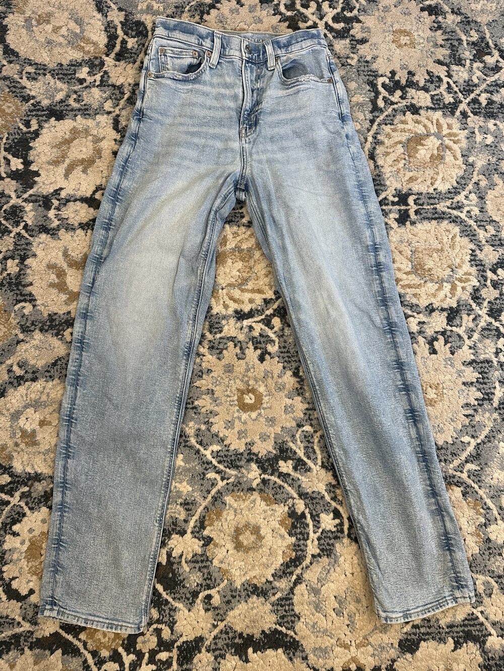 American Eagle Highest Rise 90s Boyfriend Jeans Womens Size 2 Long Light Wash